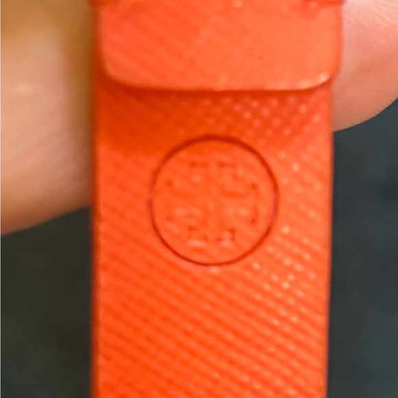 Classic Tory Burch melon wrap around leather bracelet - Picture 7 of 7